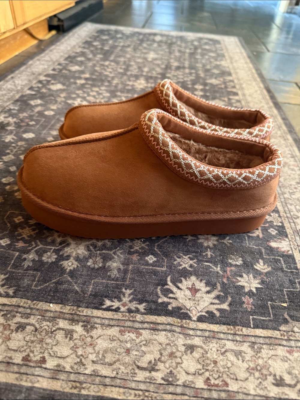 Aerie Embroidered Slipper